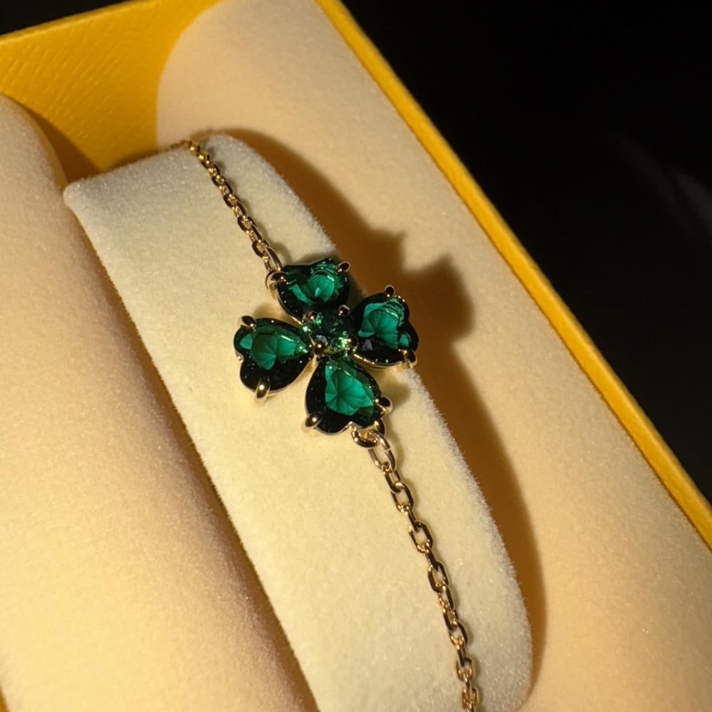New Swarovski Idyllia Clover Gold and Green Floral Bracelet - Picture 5 of 6